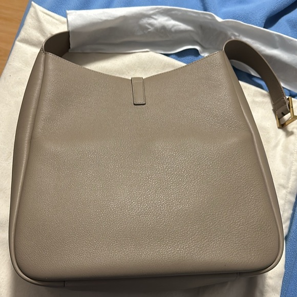 Authentic Saint Laurent le 5 A 7 supple large in grained leather - Picture 12 of 13